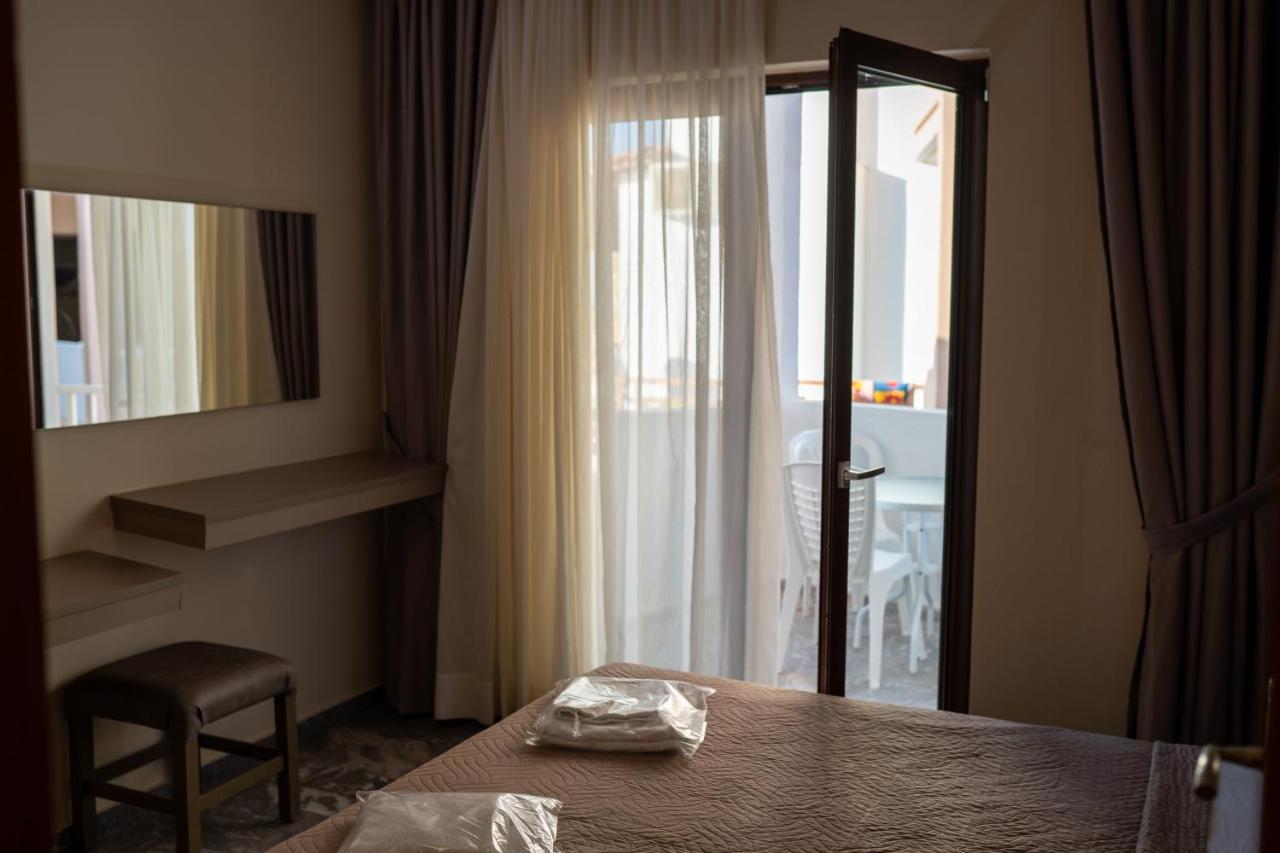 Ekavi Hotel Sfáka Zewnętrze zdjęcie